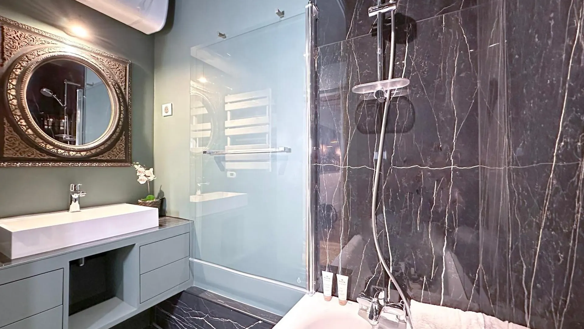 Opera District Retreat Apartment